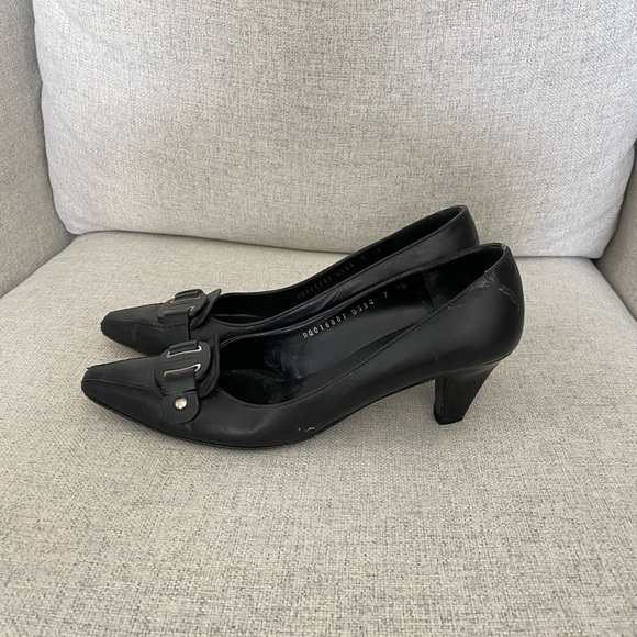 Salvatore Ferragamo Black Leather Vintage Pointy Kitten Heels Size 7 - Picture 2 of 8